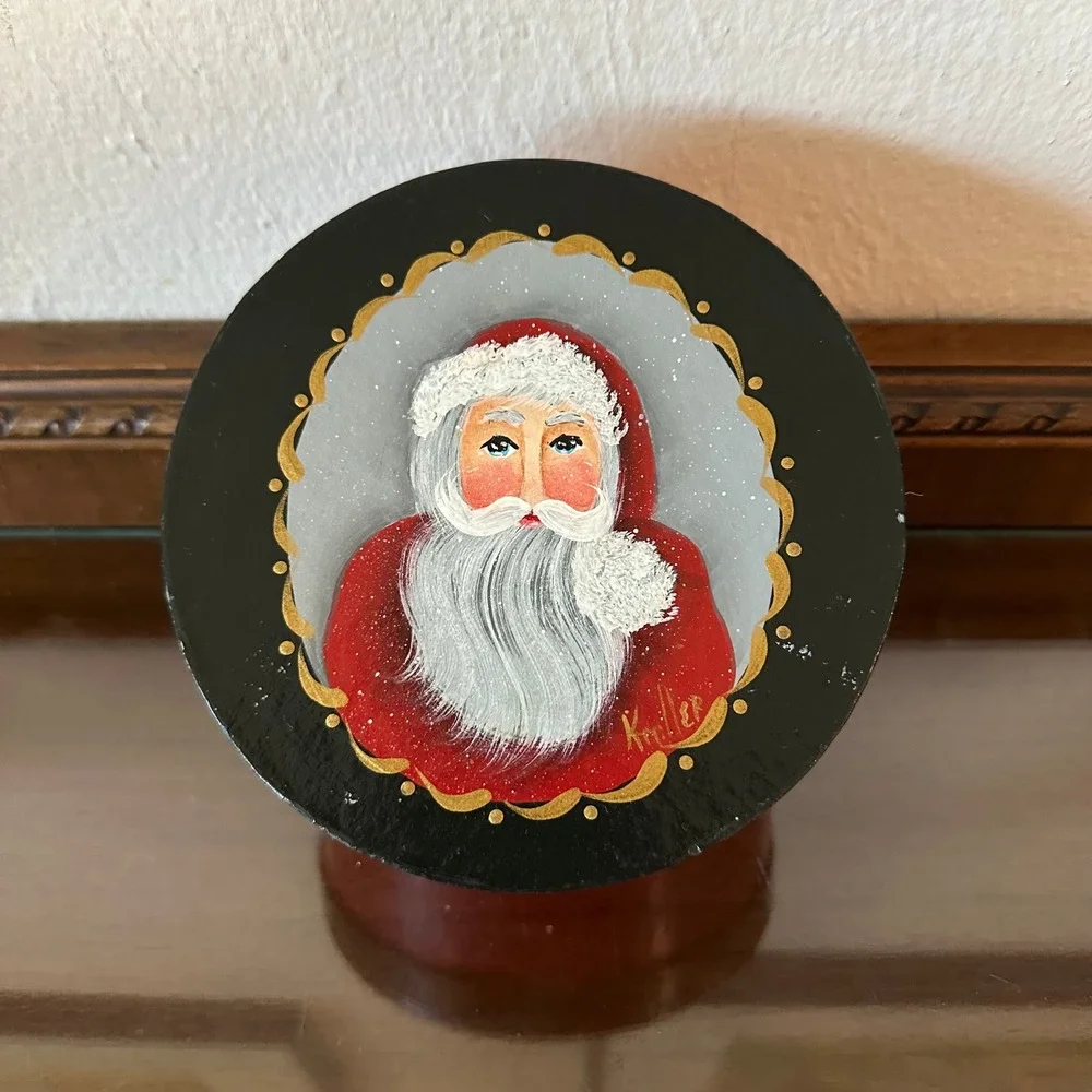 Kneller Signed Hand Painted Wood Santa Claus Trinket Box Christmas Folk Art 5.5